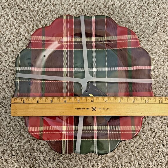 Tommy Bahama 4 Piece Red Tartan Plaid Christmas Dinner Plate Set Scalloped 10.5" - Picture 2 of 4